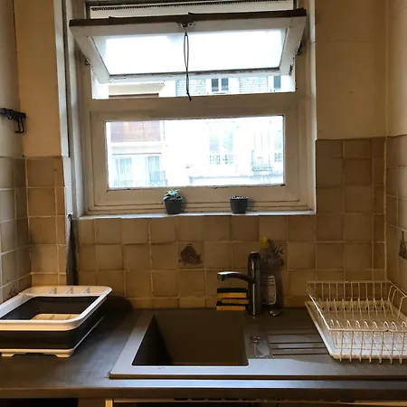75013 - Petite Lumineuse Dans Colocation De 3 Bien Situee Proche Tram Rer B Et Metros Accommodatie bij particulieren